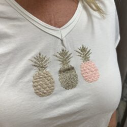 Vit T-shirt med ananaser - Bild 3