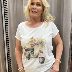 Vit T-shirt med blommig vespa