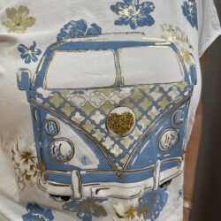 Vit T-shirt med blå buss - Bild 3
