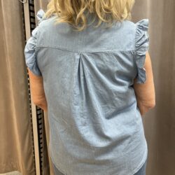Jeansblus med volangärm - Bild 2