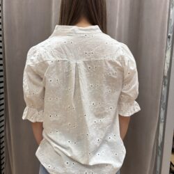Vit skjortblus med blommor - Bild 2