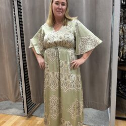 Ljusgrön paisley klänning