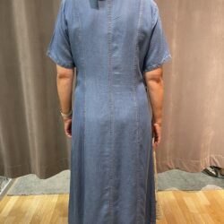 Jeans klänning med knappar - Bild 3