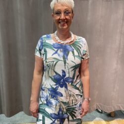 Kort linneklänning - Bild 3