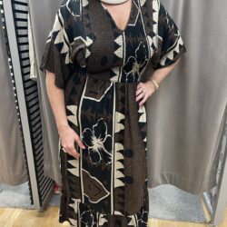 Brun mönstrad klänning