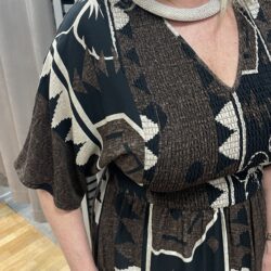 Brun mönstrad klänning - Bild 3