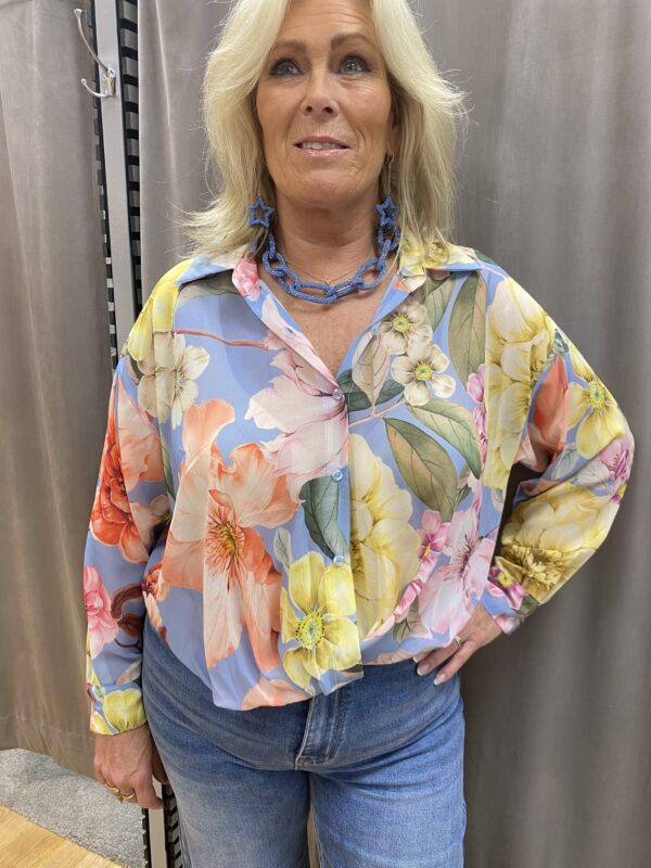 Blommig chiffong blus