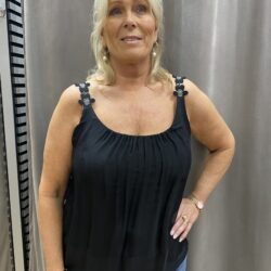 Svart linne med blommor - Bild 2