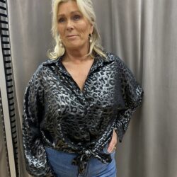 Silvrig leo skjortblus