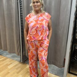 Mönstrad röd/rosa topp - Bild 4