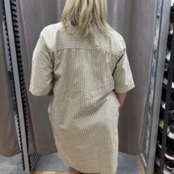 Randig klänning med krage - Bild 3