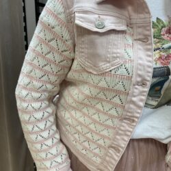 Ljusrosa jacka med detaljer - Bild 2